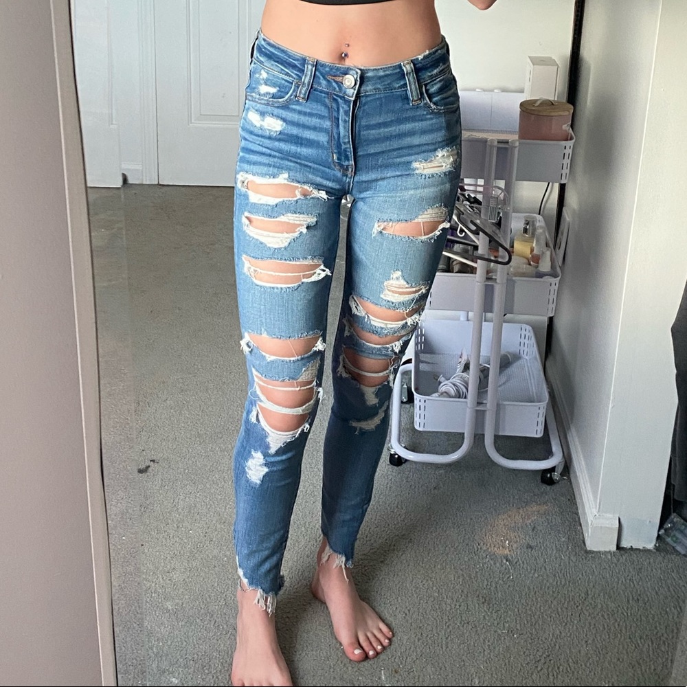 American eagle distressed jeans